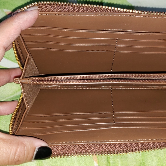 Coach Wallet - Picture 4 of 4